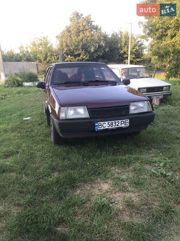 Хетчбек ВАЗ / Lada 2109 1993 в Львові фото 4 Хетчбек ВАЗ / Lada 2109 1993 в Львові