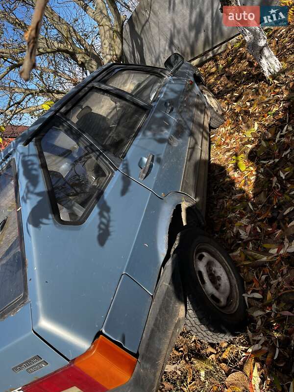 Хэтчбек ВАЗ / Lada 2109 2003 в Змиеве фото 4 Хэтчбек ВАЗ / Lada 2109 2003 в Змиеве