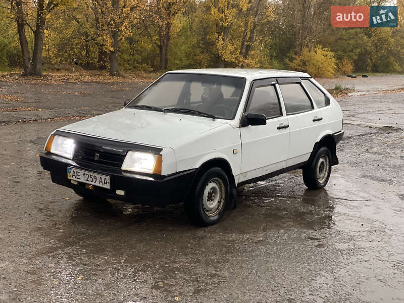 Хетчбек ВАЗ / Lada 2109 1989 в Кривому Розі фото Хетчбек ВАЗ / Lada 2109 1989 в Кривому Розі