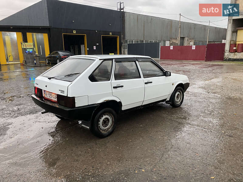 Хетчбек ВАЗ / Lada 2109 1989 в Кривому Розі фото 4 Хетчбек ВАЗ / Lada 2109 1989 в Кривому Розі