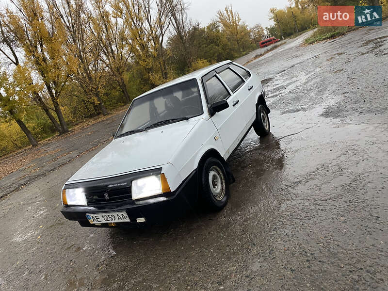 Хетчбек ВАЗ / Lada 2109 1989 в Кривому Розі фото 5 Хетчбек ВАЗ / Lada 2109 1989 в Кривому Розі