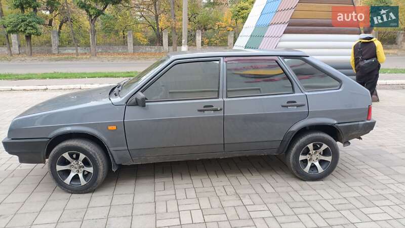 Хэтчбек ВАЗ / Lada 2109 2007 в Кривом Роге фото 3 Хэтчбек ВАЗ / Lada 2109 2007 в Кривом Роге