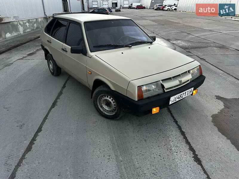 Хетчбек ВАЗ / Lada 2109 1989 в Львові фото 3 Хетчбек ВАЗ / Lada 2109 1989 в Львові
