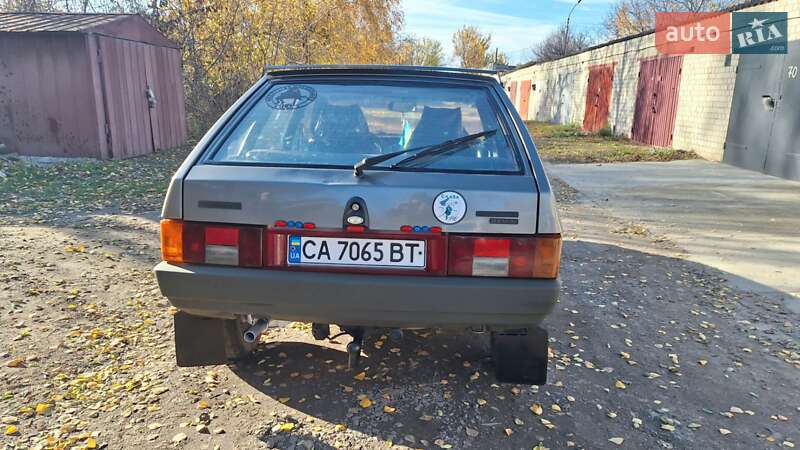 Хэтчбек ВАЗ / Lada 2109 1991 в Смеле фото 4 Хэтчбек ВАЗ / Lada 2109 1991 в Смеле