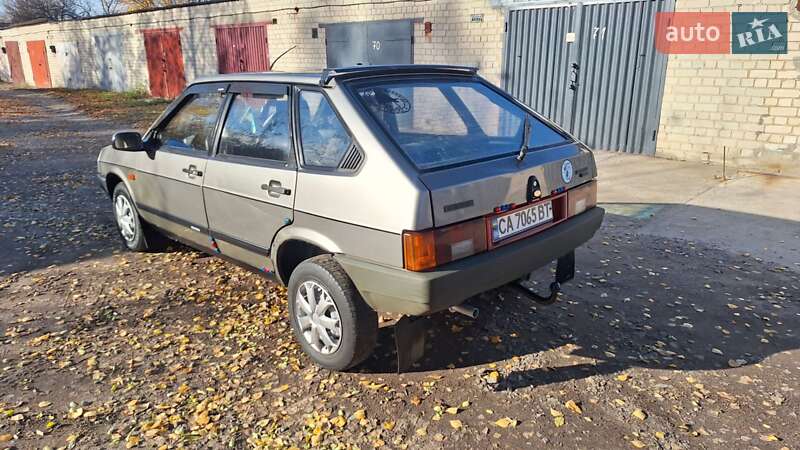 Хэтчбек ВАЗ / Lada 2109 1991 в Смеле фото 8 Хэтчбек ВАЗ / Lada 2109 1991 в Смеле