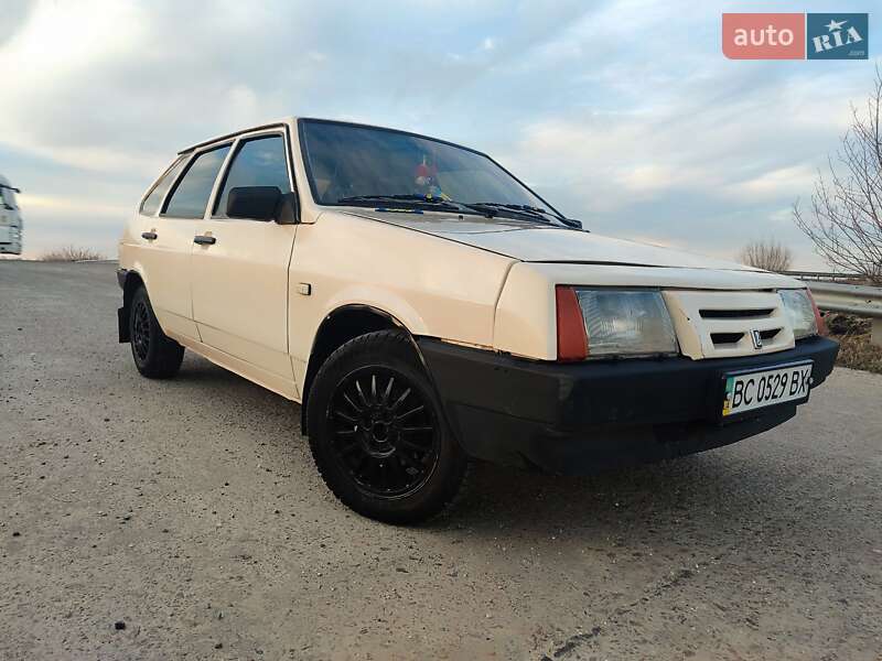Хэтчбек ВАЗ / Lada 2109 1993 в Городке фото 10 Хэтчбек ВАЗ / Lada 2109 1993 в Городке
