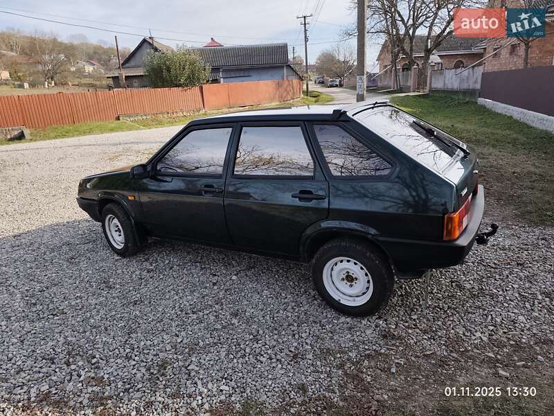 Хэтчбек ВАЗ / Lada 2109 2003 в Черновцах фото 3 Хэтчбек ВАЗ / Lada 2109 2003 в Черновцах