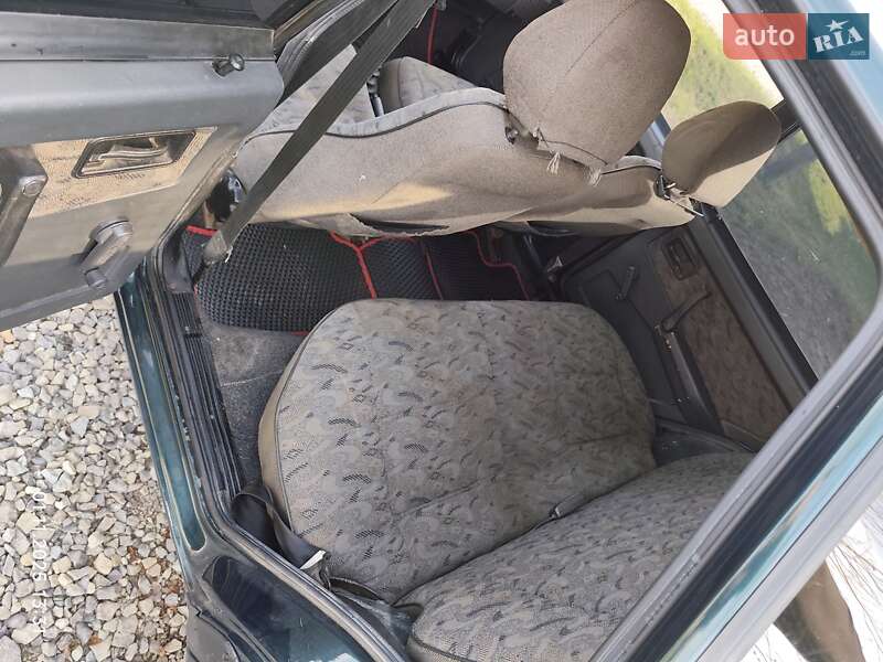 Хэтчбек ВАЗ / Lada 2109 2003 в Черновцах фото 12 Хэтчбек ВАЗ / Lada 2109 2003 в Черновцах