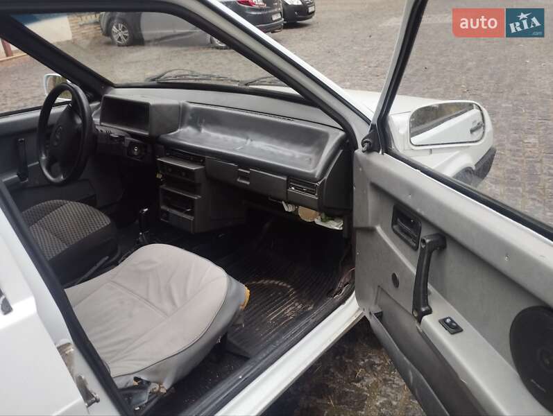 Хэтчбек ВАЗ / Lada 2109 1990 в Киеве фото 3 Хэтчбек ВАЗ / Lada 2109 1990 в Киеве