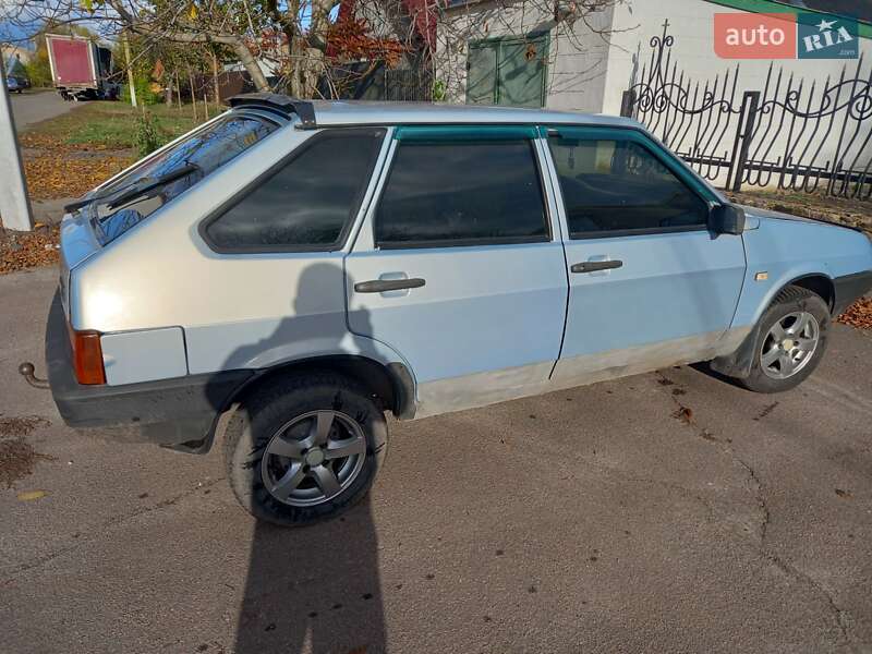 Хэтчбек ВАЗ / Lada 2109 2004 в Синельниково