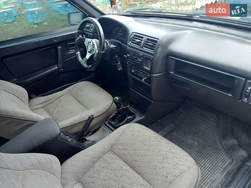 Хэтчбек ВАЗ / Lada 2109 2004 в Синельниково