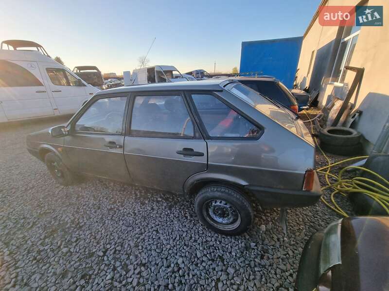 Хэтчбек ВАЗ / Lada 2109 1994 в Кременце фото 8 Хэтчбек ВАЗ / Lada 2109 1994 в Кременце