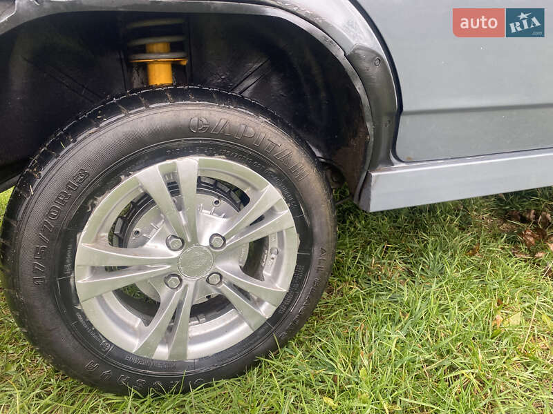 Хэтчбек ВАЗ / Lada 2109 2002 в Калиновке фото 6 Хэтчбек ВАЗ / Lada 2109 2002 в Калиновке