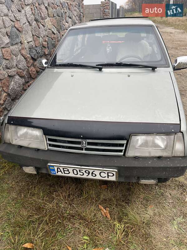 Хетчбек ВАЗ / Lada 2109 1995 в Києві фото 3 Хетчбек ВАЗ / Lada 2109 1995 в Києві