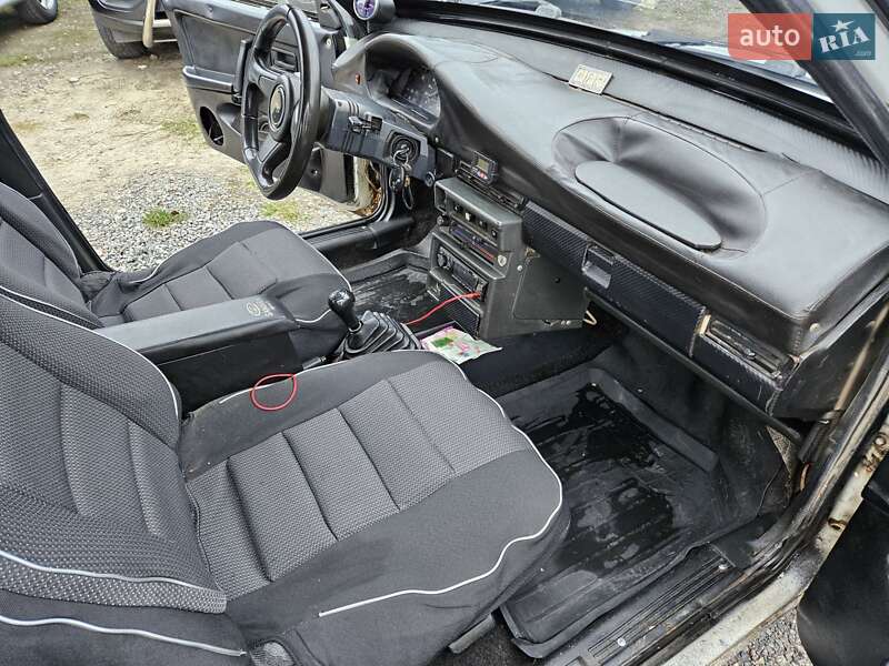 Хэтчбек ВАЗ / Lada 2109 1991 в Шостке фото 3 Хэтчбек ВАЗ / Lada 2109 1991 в Шостке
