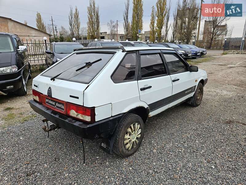 Хэтчбек ВАЗ / Lada 2109 1991 в Шостке фото 8 Хэтчбек ВАЗ / Lada 2109 1991 в Шостке