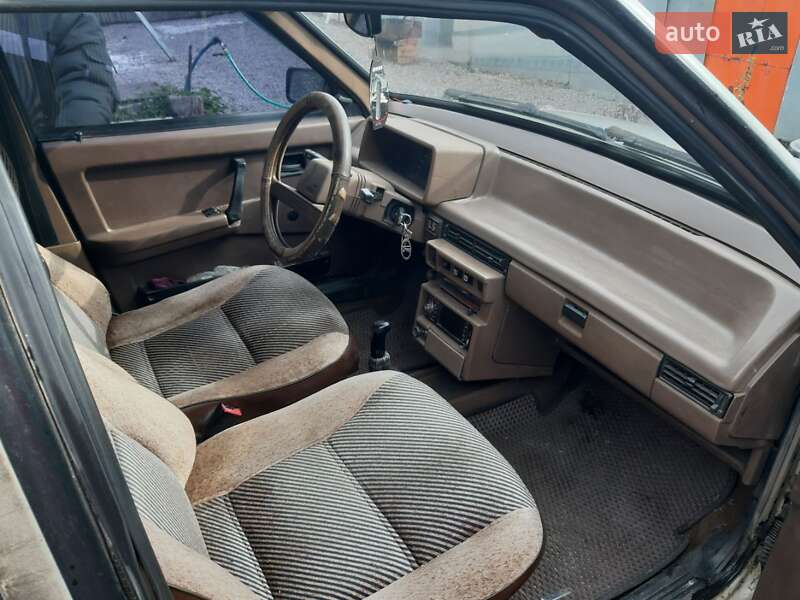 Хэтчбек ВАЗ / Lada 2109 1987 в Харькове фото 6 Хэтчбек ВАЗ / Lada 2109 1987 в Харькове
