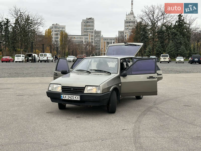 Хэтчбек ВАЗ / Lada 2109 2002 в Харькове