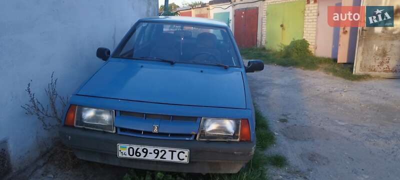 Хетчбек ВАЗ / Lada 2109 1989 в Львові фото Хетчбек ВАЗ / Lada 2109 1989 в Львові