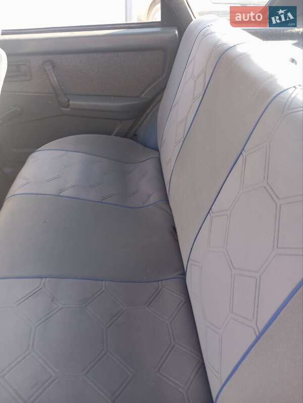 Хетчбек ВАЗ / Lada 2109 1989 в Львові фото 4 Хетчбек ВАЗ / Lada 2109 1989 в Львові