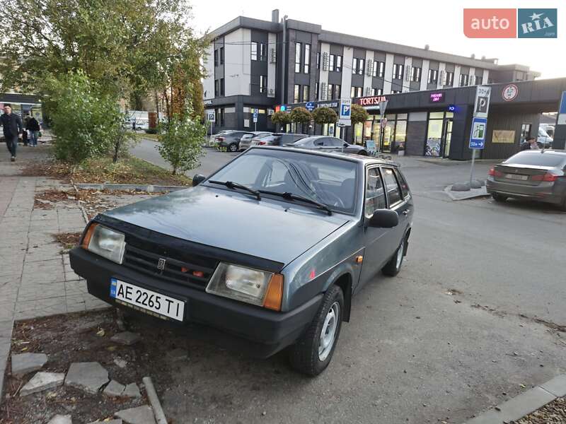 Хэтчбек ВАЗ / Lada 2109 2002 в Новомосковске