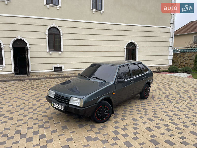 Хэтчбек ВАЗ / Lada 2109 2005 в Могилев-Подольске фото 6 Хэтчбек ВАЗ / Lada 2109 2005 в Могилев-Подольске