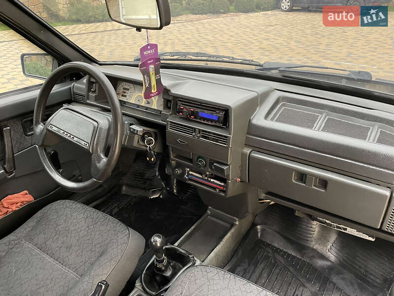 Хэтчбек ВАЗ / Lada 2109 2005 в Могилев-Подольске фото 25 Хэтчбек ВАЗ / Lada 2109 2005 в Могилев-Подольске