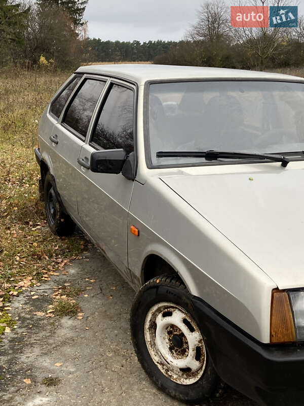 Хэтчбек ВАЗ / Lada 2109 2006 в Почаеве фото 2 Хэтчбек ВАЗ / Lada 2109 2006 в Почаеве