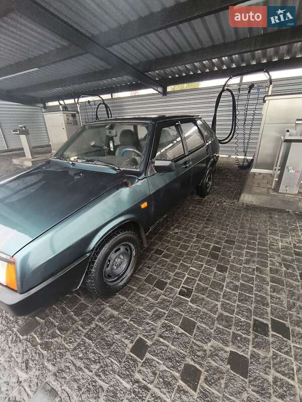 Хетчбек ВАЗ / Lada 2109 2004 в Кам'янському