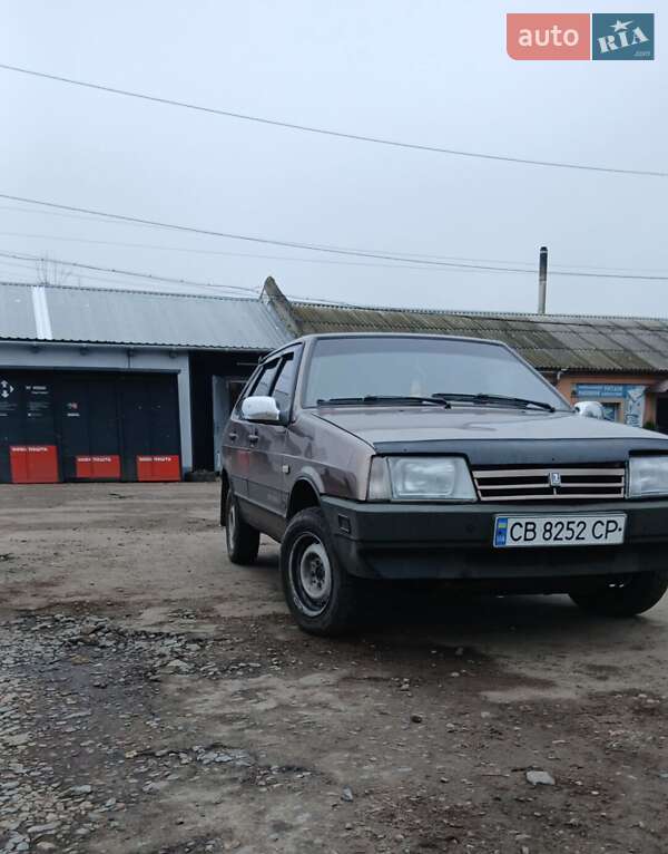 Хэтчбек ВАЗ / Lada 2109 1994 в Новгород-Северском фото Хэтчбек ВАЗ / Lada 2109 1994 в Новгород-Северском