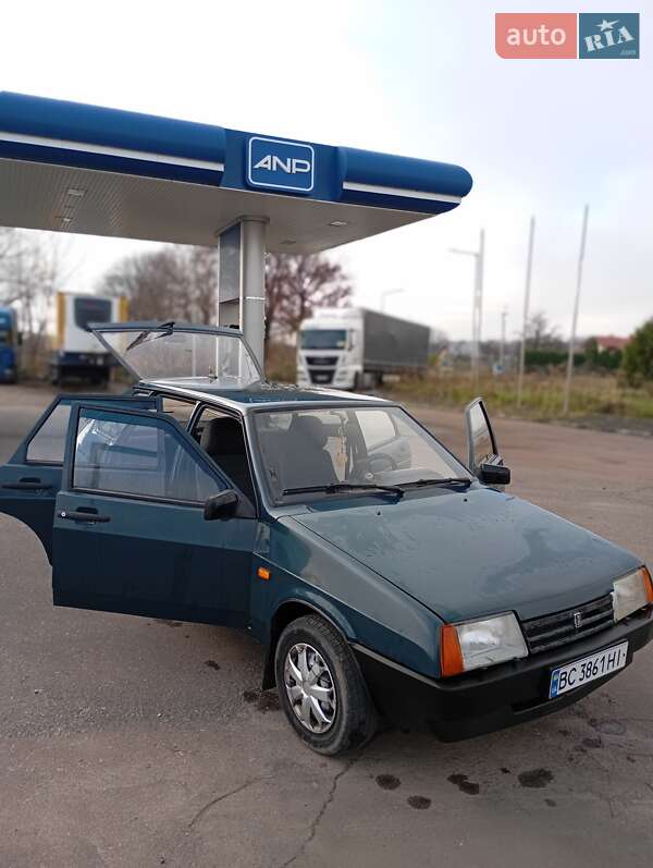 Хэтчбек ВАЗ / Lada 2109 2004 в Самборе