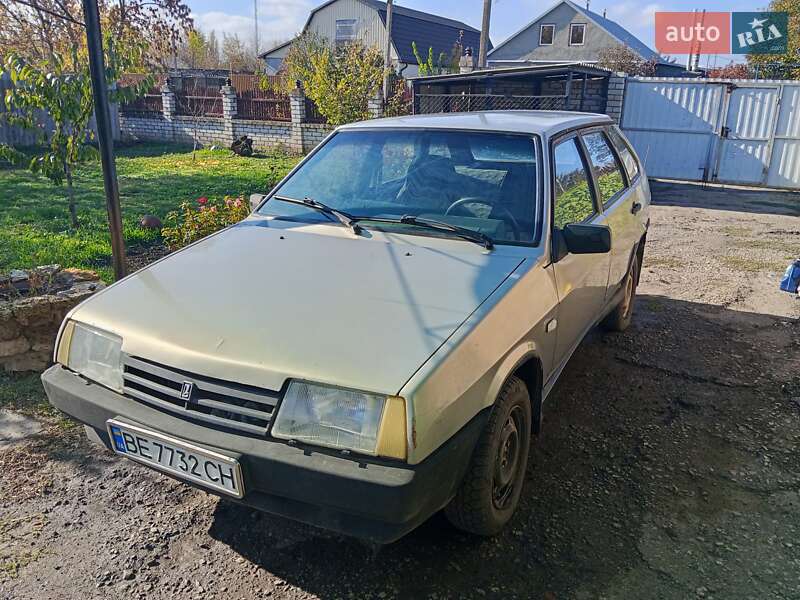 Хэтчбек ВАЗ / Lada 2109 2000 в Николаеве