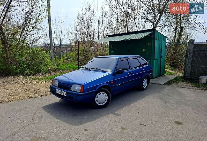 Хетчбек ВАЗ / Lada 2109 1998 в Херсоні фото 2 Хетчбек ВАЗ / Lada 2109 1998 в Херсоні