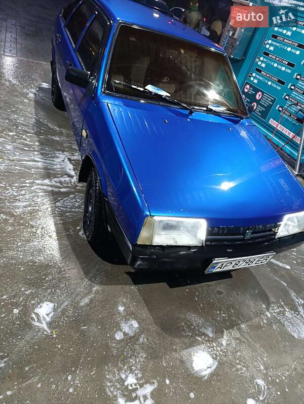 Хэтчбек ВАЗ / Lada 2109 2004 в Запорожье