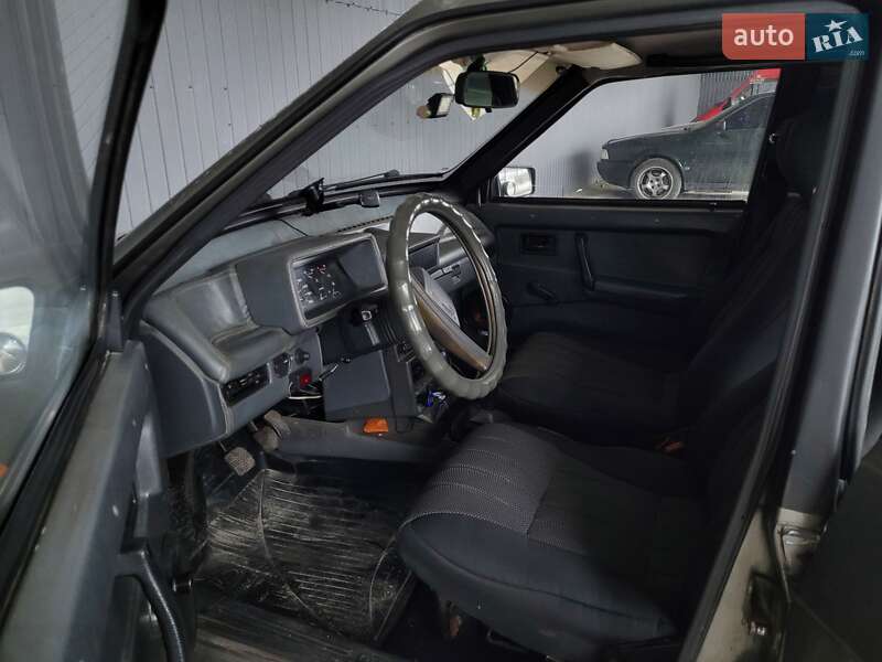 Хетчбек ВАЗ / Lada 2109 1991 в Кам'янському фото 3 Хетчбек ВАЗ / Lada 2109 1991 в Кам'янському