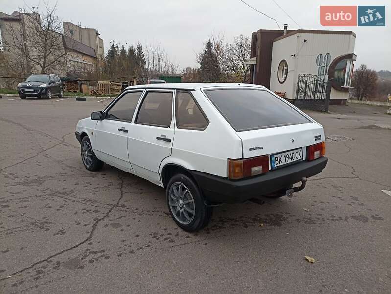 Хэтчбек ВАЗ / Lada 2109 1994 в Ровно фото 2 Хэтчбек ВАЗ / Lada 2109 1994 в Ровно