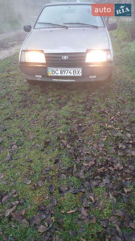 Хетчбек ВАЗ / Lada 2109 2002 в Сарнах