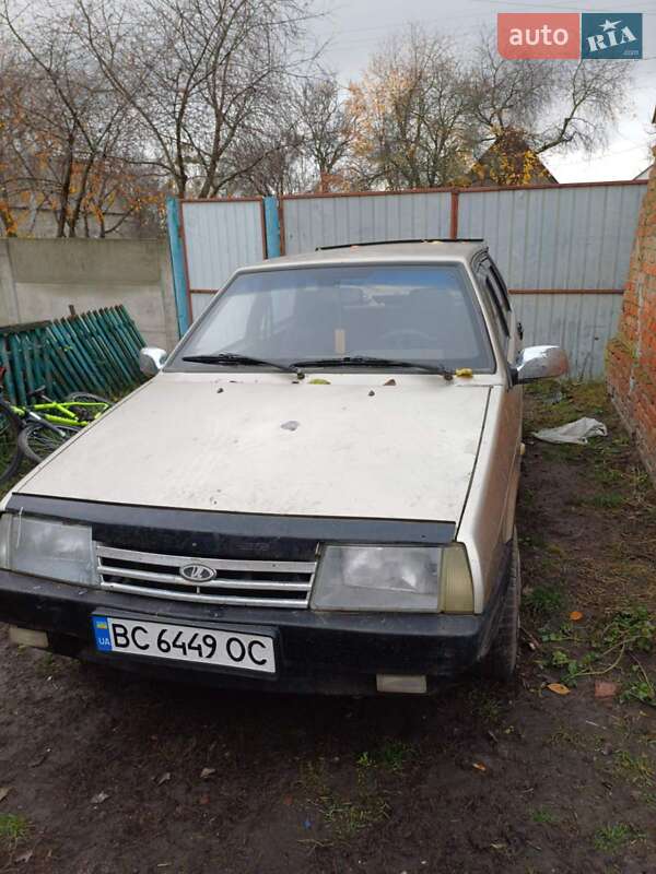 Хэтчбек ВАЗ / Lada 2109 1999 в Полтаве