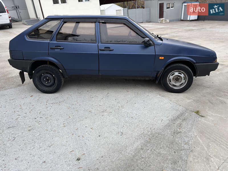 Хэтчбек ВАЗ / Lada 2109 2004 в Киеве