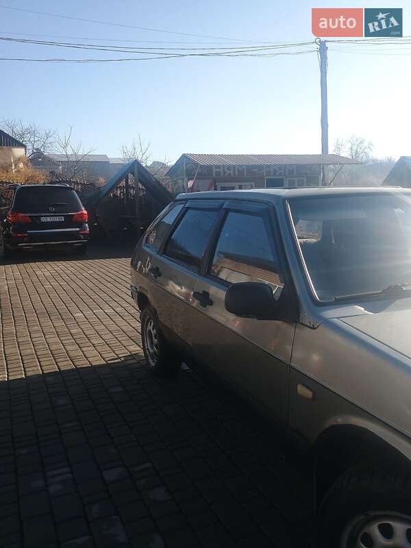 Хэтчбек ВАЗ / Lada 2109 1996 в Черновцах