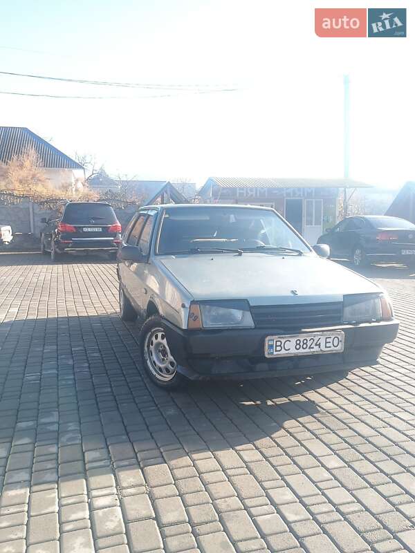 Хэтчбек ВАЗ / Lada 2109 1996 в Черновцах