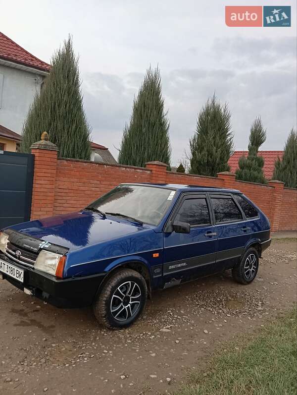 Хэтчбек ВАЗ / Lada 2109 2002 в Коломые фото 3 Хэтчбек ВАЗ / Lada 2109 2002 в Коломые