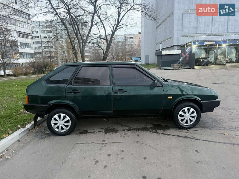 Хэтчбек ВАЗ / Lada 2109 2003 в Запорожье