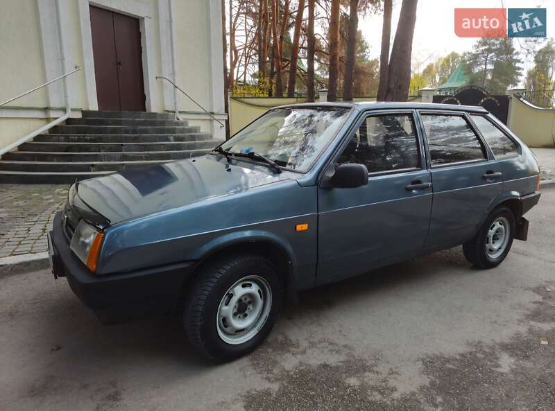 Хетчбек ВАЗ / Lada 2109 2002 в Новомосковську