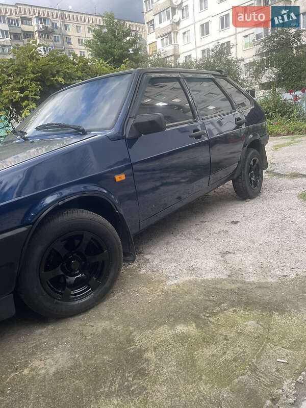 Хэтчбек ВАЗ / Lada 2109 2004 в Житомире