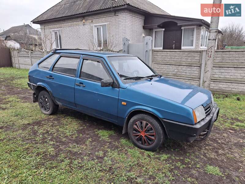 Хэтчбек ВАЗ / Lada 2109 1999 в Конотопе
