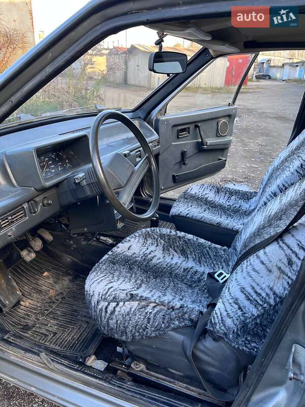 Хетчбек ВАЗ / Lada 2109 1993 в Чернівцях фото 4 Хетчбек ВАЗ / Lada 2109 1993 в Чернівцях