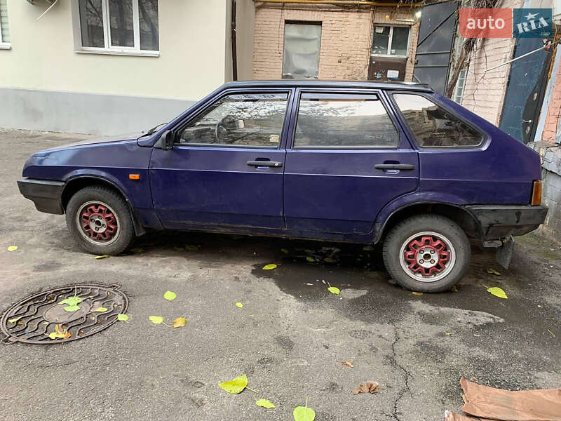Хэтчбек ВАЗ / Lada 2109 2000 в Киеве