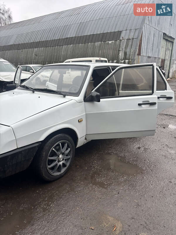 Хэтчбек ВАЗ / Lada 2109 1994 в Ровно