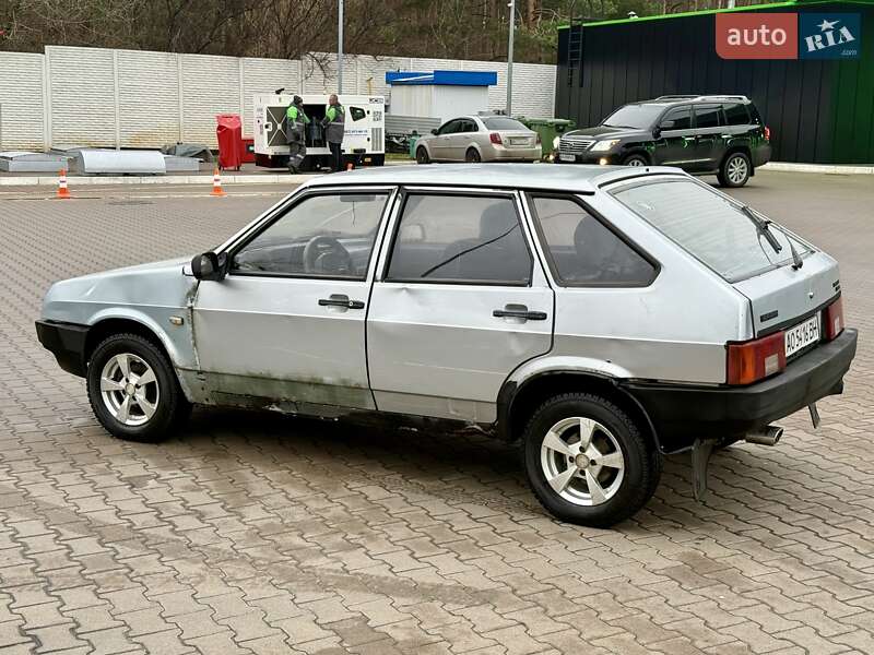 Хэтчбек ВАЗ / Lada 2109 2001 в Киеве